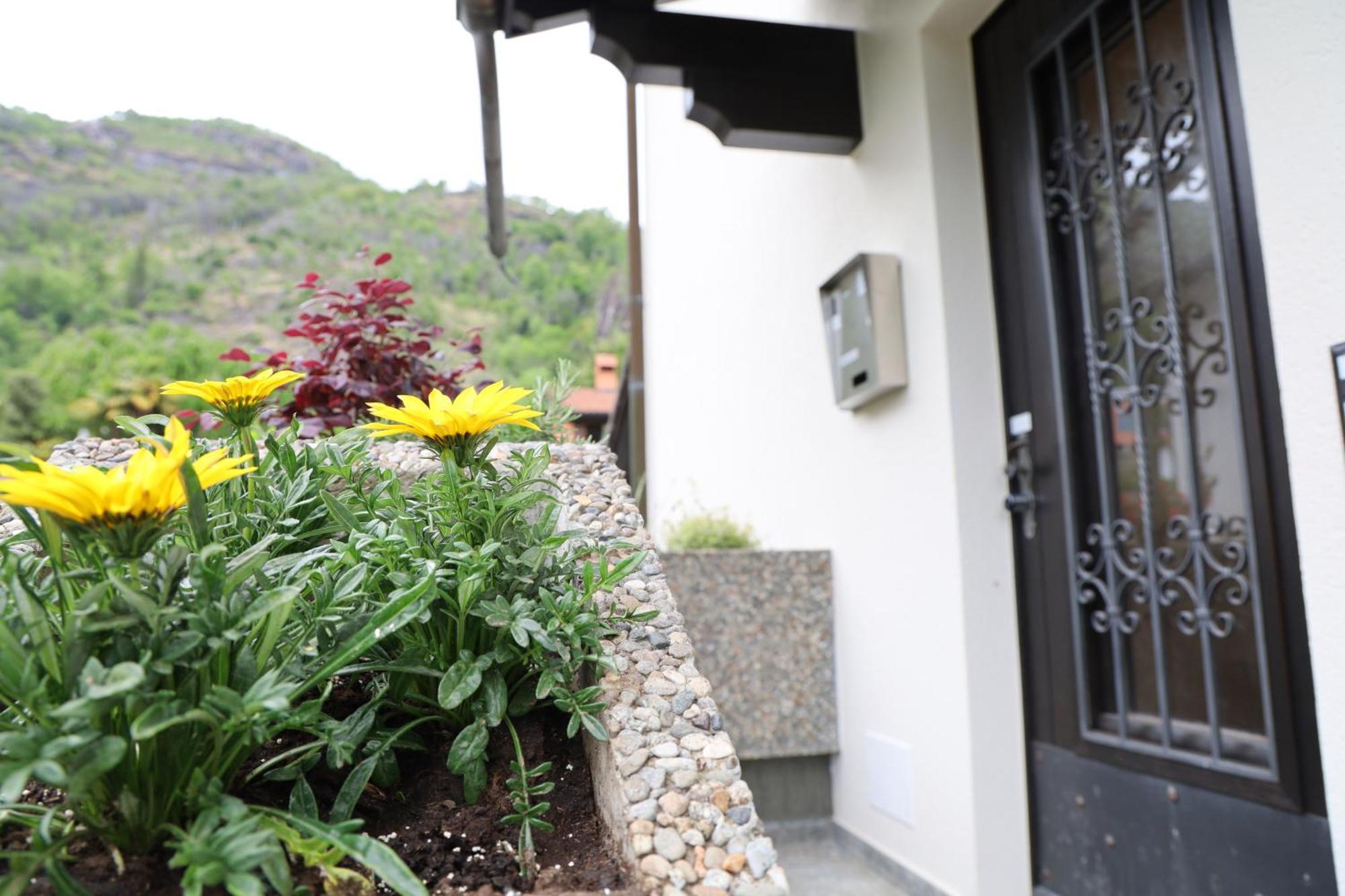 Casa Quattro Fiumi Apartment Tegna Luaran gambar